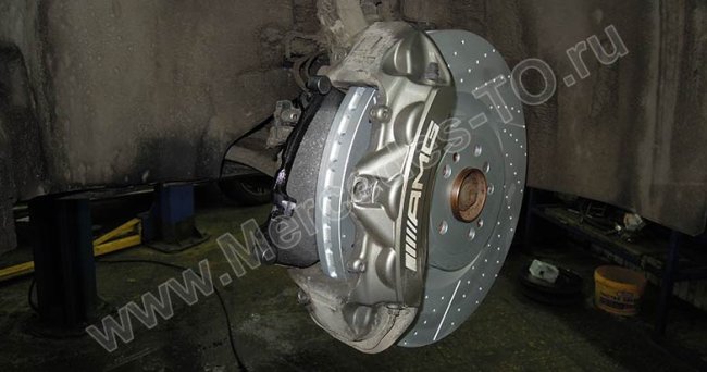 Замена тормозных дисков на Мерседес AMG